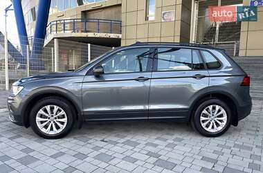 Внедорожник / Кроссовер Volkswagen Tiguan 2019 в 