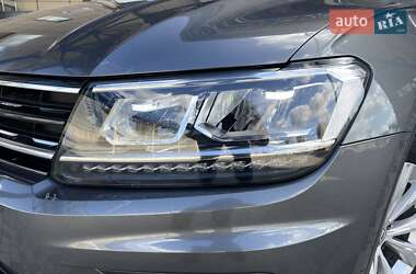 Внедорожник / Кроссовер Volkswagen Tiguan 2019 в 