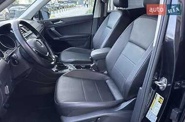 Позашляховик / Кросовер Volkswagen Tiguan 2017 в 