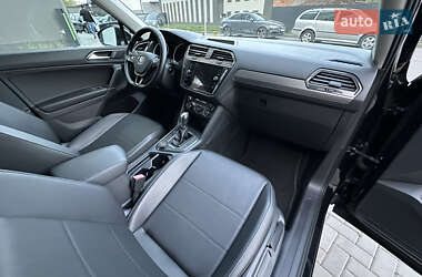 Позашляховик / Кросовер Volkswagen Tiguan 2017 в 