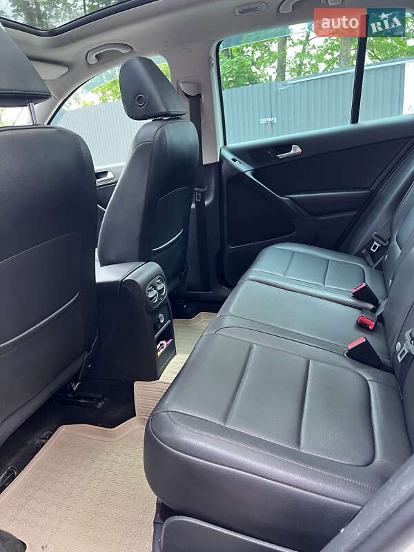 Позашляховик / Кросовер Volkswagen Tiguan 2010 в Тернополі