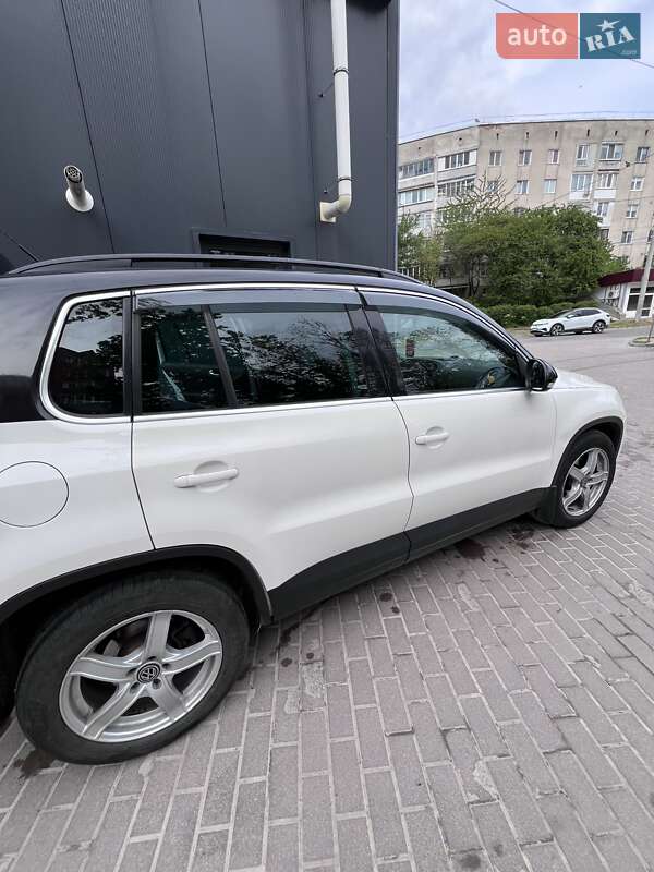 Позашляховик / Кросовер Volkswagen Tiguan 2010 в Тернополі
