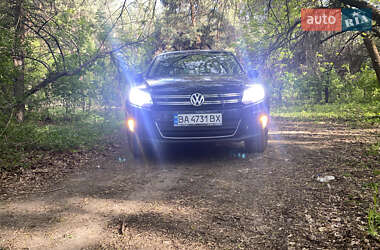 Позашляховик / Кросовер Volkswagen Tiguan 2014 в 