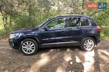 Позашляховик / Кросовер Volkswagen Tiguan 2014 в 