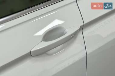 Позашляховик / Кросовер Volkswagen Tiguan 2020 в 