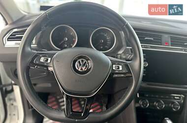 Позашляховик / Кросовер Volkswagen Tiguan 2020 в 