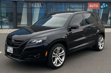 Позашляховик / Кросовер Volkswagen Tiguan 2010 в Києві