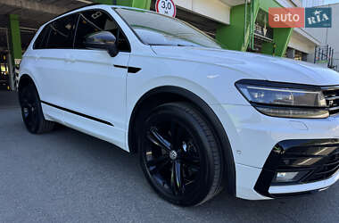 Внедорожник / Кроссовер Volkswagen Tiguan 2020 в 