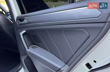 Внедорожник / Кроссовер Volkswagen Tiguan 2020 в 