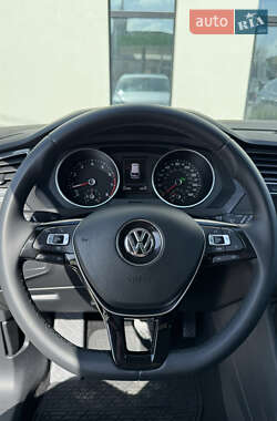 Внедорожник / Кроссовер Volkswagen Tiguan 2019 в 