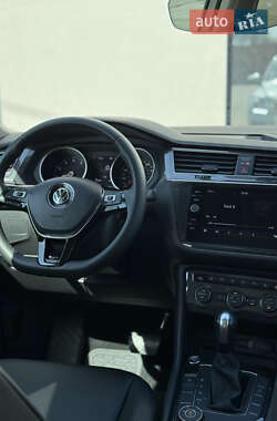 Внедорожник / Кроссовер Volkswagen Tiguan 2019 в 