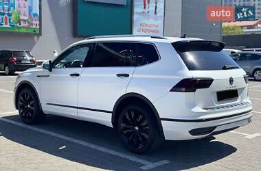 Внедорожник / Кроссовер Volkswagen Tiguan 2022 в 