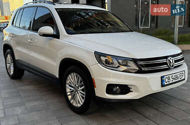 Позашляховик / Кросовер Volkswagen Tiguan 2015 в Києві