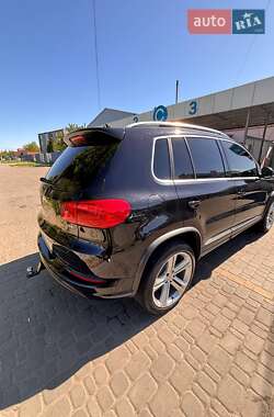 Внедорожник / Кроссовер Volkswagen Tiguan 2015 в 