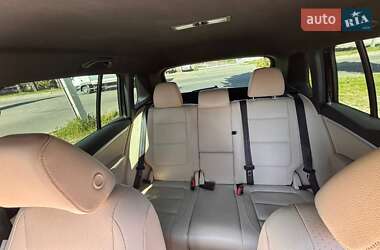Внедорожник / Кроссовер Volkswagen Tiguan 2015 в 