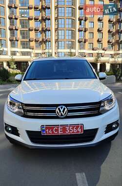 Позашляховик / Кросовер Volkswagen Tiguan 2015 в Києві