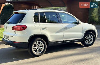 Позашляховик / Кросовер Volkswagen Tiguan 2016 в 