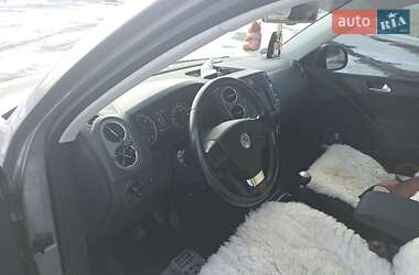 Позашляховик / Кросовер Volkswagen Tiguan 2010 в 