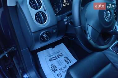 Позашляховик / Кросовер Volkswagen Tiguan 2010 в 