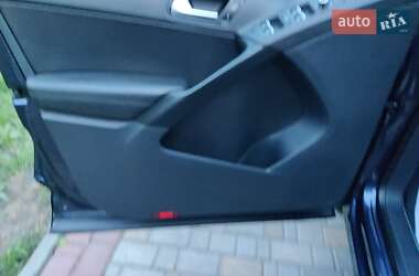 Позашляховик / Кросовер Volkswagen Tiguan 2010 в 