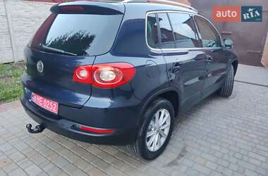 Позашляховик / Кросовер Volkswagen Tiguan 2010 в 
