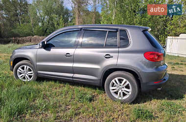 Позашляховик / Кросовер Volkswagen Tiguan 2012 в 