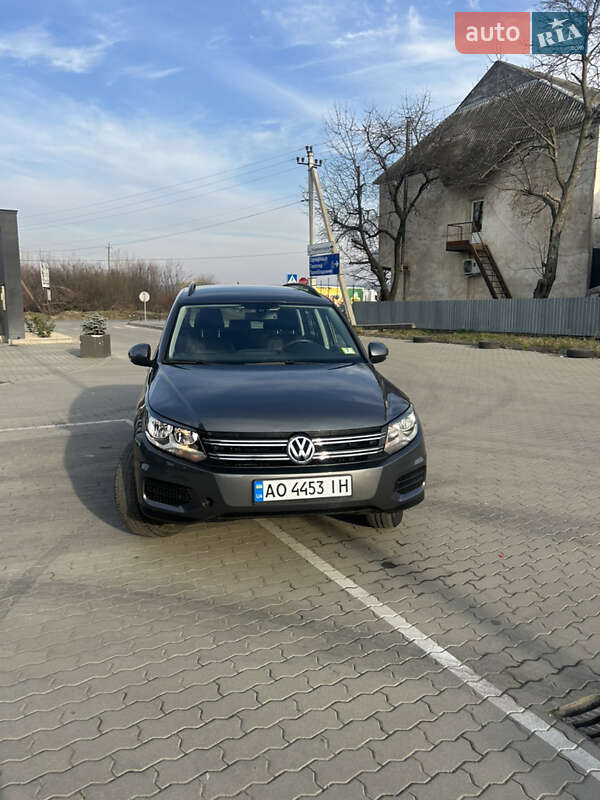 Позашляховик / Кросовер Volkswagen Tiguan 2016 в Ужгороді