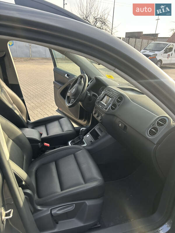 Позашляховик / Кросовер Volkswagen Tiguan 2016 в Ужгороді