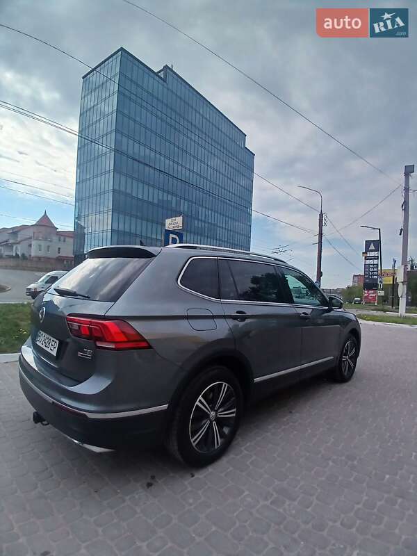 Внедорожник / Кроссовер Volkswagen Tiguan 2018 в Тернополе