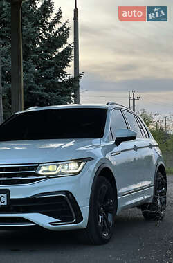 Внедорожник / Кроссовер Volkswagen Tiguan 2021 в 