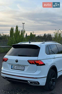 Внедорожник / Кроссовер Volkswagen Tiguan 2021 в 