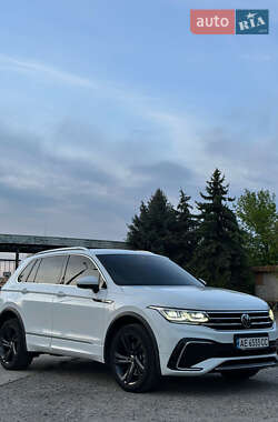 Внедорожник / Кроссовер Volkswagen Tiguan 2021 в 