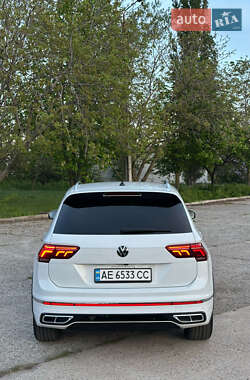 Внедорожник / Кроссовер Volkswagen Tiguan 2021 в 