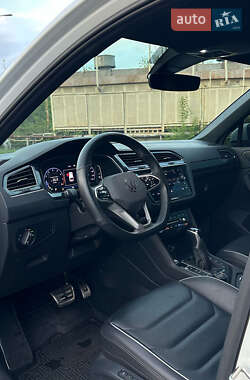 Внедорожник / Кроссовер Volkswagen Tiguan 2021 в 