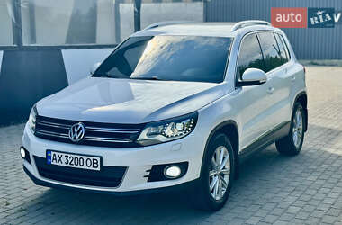 Внедорожник / Кроссовер Volkswagen Tiguan 2011 в 
