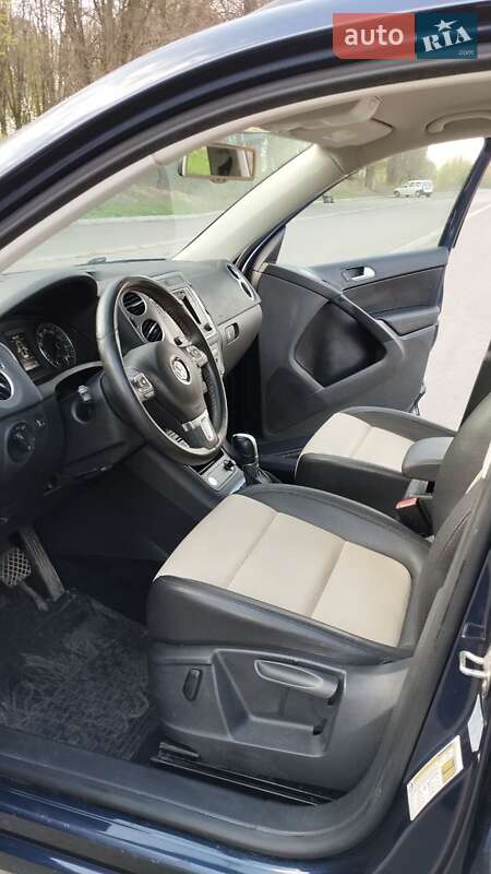 Внедорожник / Кроссовер Volkswagen Tiguan 2015 в Бурштыне