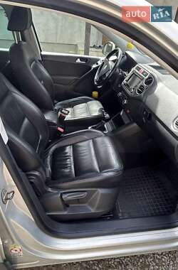 Позашляховик / Кросовер Volkswagen Tiguan 2010 в Гусятині