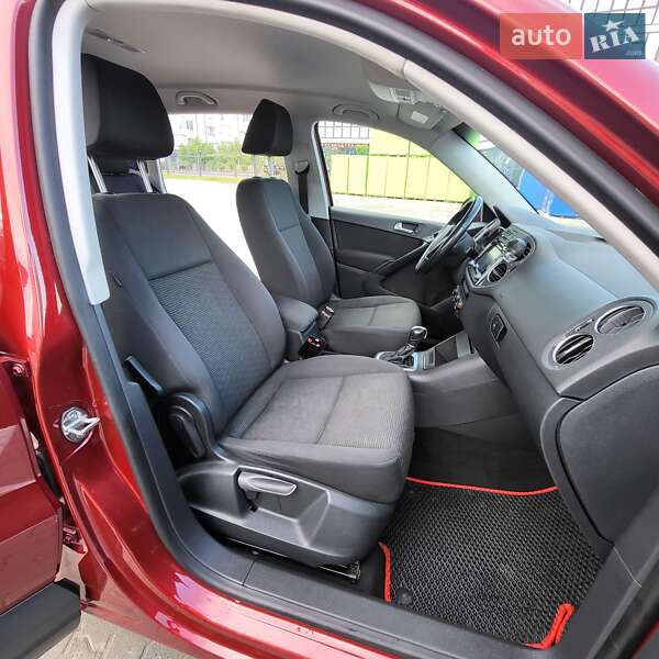 Внедорожник / Кроссовер Volkswagen Tiguan 2015 в Ивано-Франковске