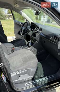 Внедорожник / Кроссовер Volkswagen Tiguan 2019 в 