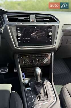 Внедорожник / Кроссовер Volkswagen Tiguan 2019 в 