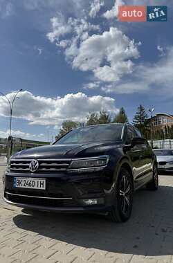 Внедорожник / Кроссовер Volkswagen Tiguan 2019 в 