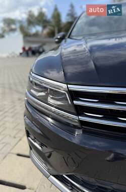 Внедорожник / Кроссовер Volkswagen Tiguan 2019 в 