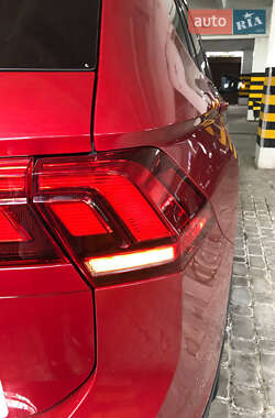 Внедорожник / Кроссовер Volkswagen Tiguan 2019 в 