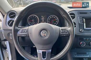 Внедорожник / Кроссовер Volkswagen Tiguan 2016 в 