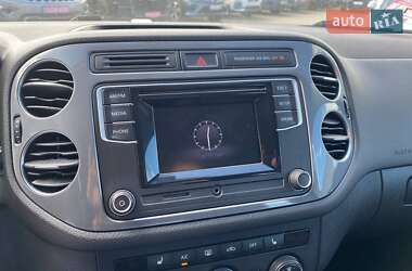 Внедорожник / Кроссовер Volkswagen Tiguan 2016 в 