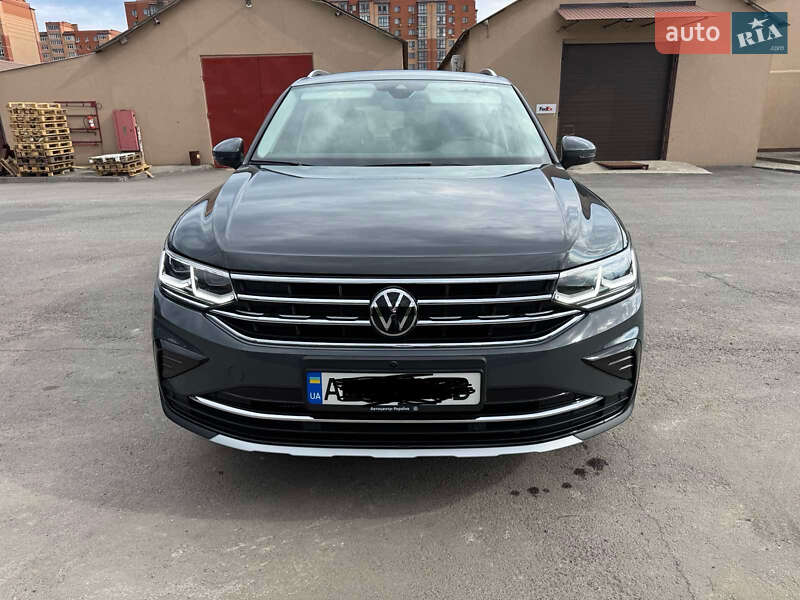 Позашляховик / Кросовер Volkswagen Tiguan 2024 в 