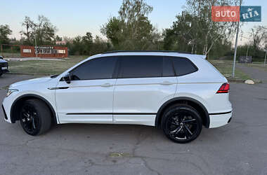 Позашляховик / Кросовер Volkswagen Tiguan 2023 в 