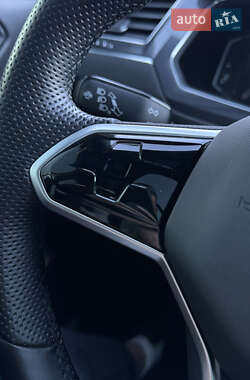Позашляховик / Кросовер Volkswagen Tiguan 2023 в 