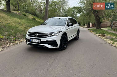 Позашляховик / Кросовер Volkswagen Tiguan 2023 в 