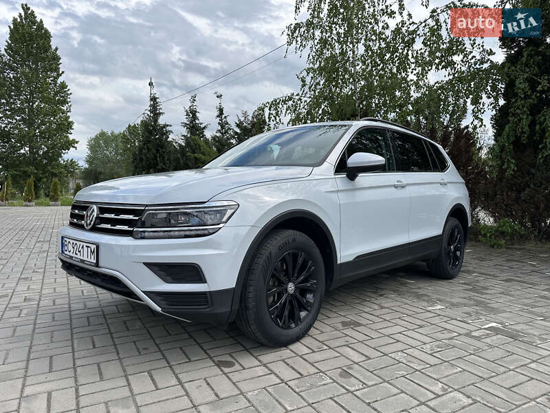 Позашляховик / Кросовер Volkswagen Tiguan 2018 в 